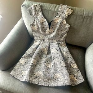 Soieblu ModCloth Scallop Printed Metallic Dress
